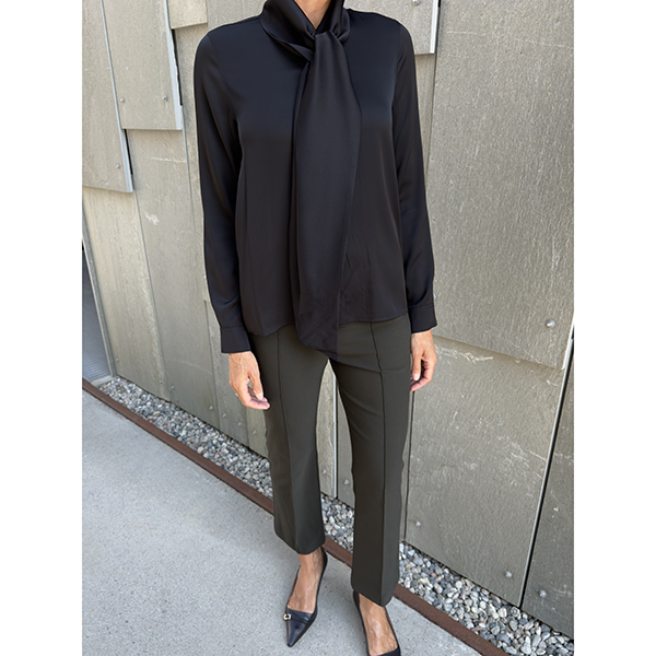 Niki Mid Rise Pintuck Crop Flare Pant Deep Forest