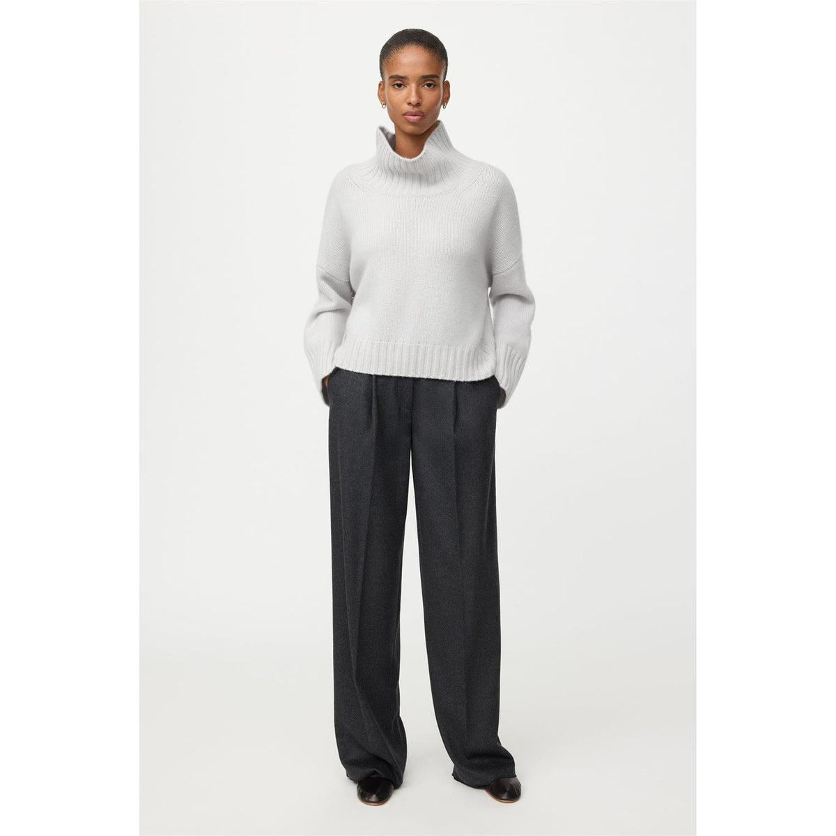 Girlfriend Turtleneck Quiet grey