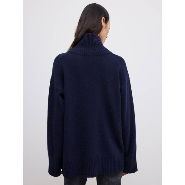 Soft Wool Turtleneck Navy Blue