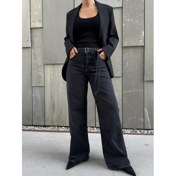 The Belted Loose Jeans Venue