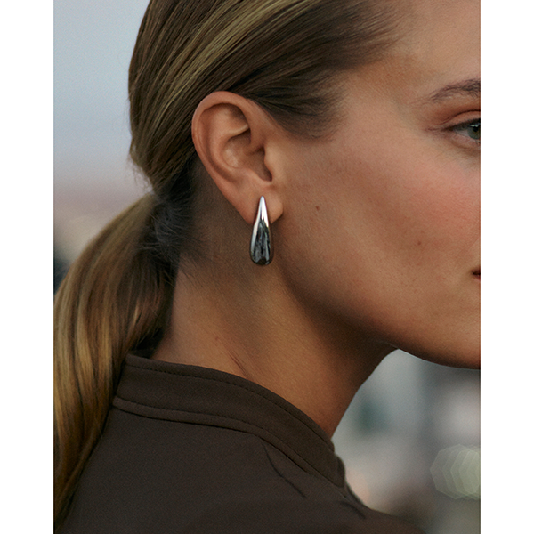 Crest Studs Steel