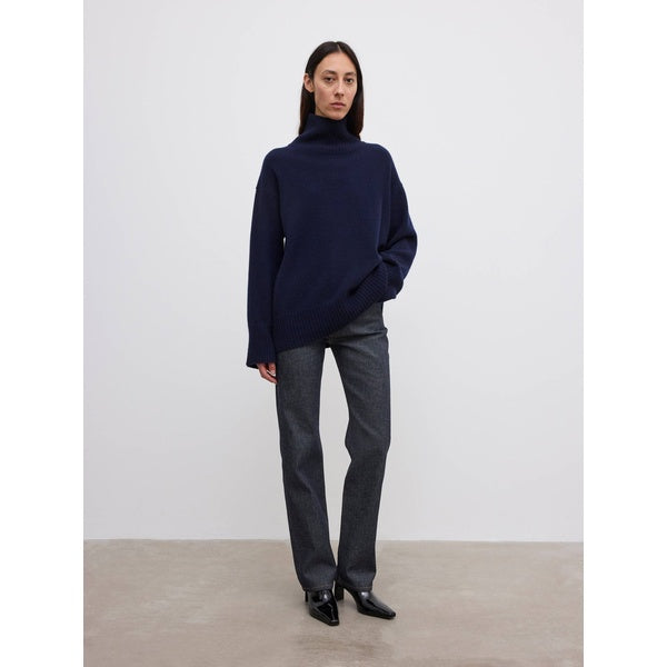 Soft Wool Turtleneck Navy Blue