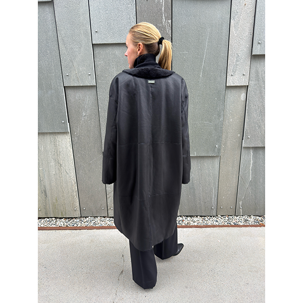 Utzon Chiyo Coat Black