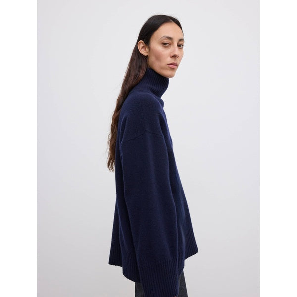 Soft Wool Turtleneck Navy Blue