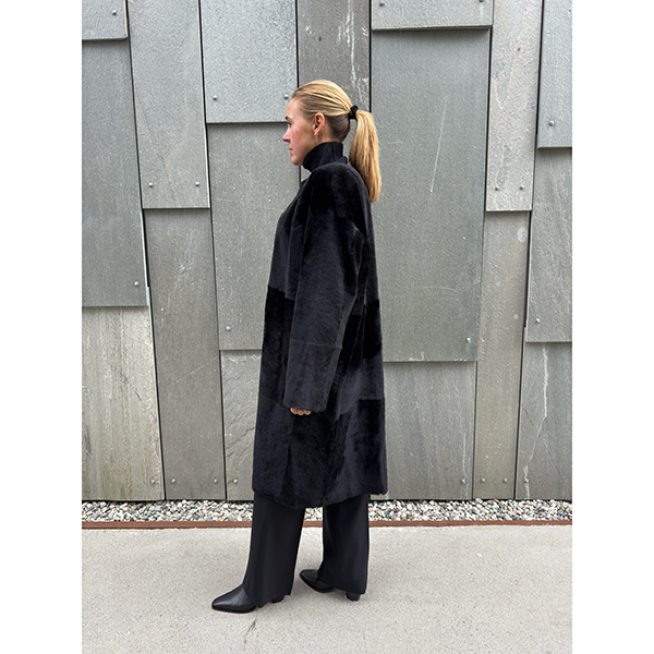 Utzon Chiyo Coat Black