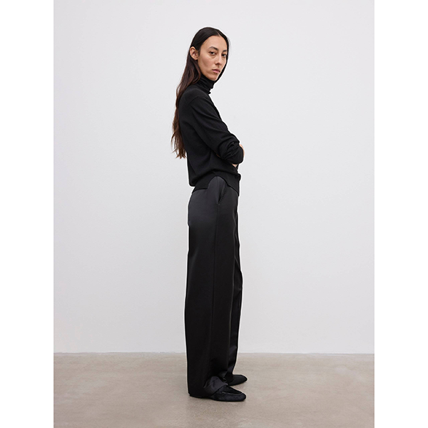Shiny Tapered Wool Trouser Black