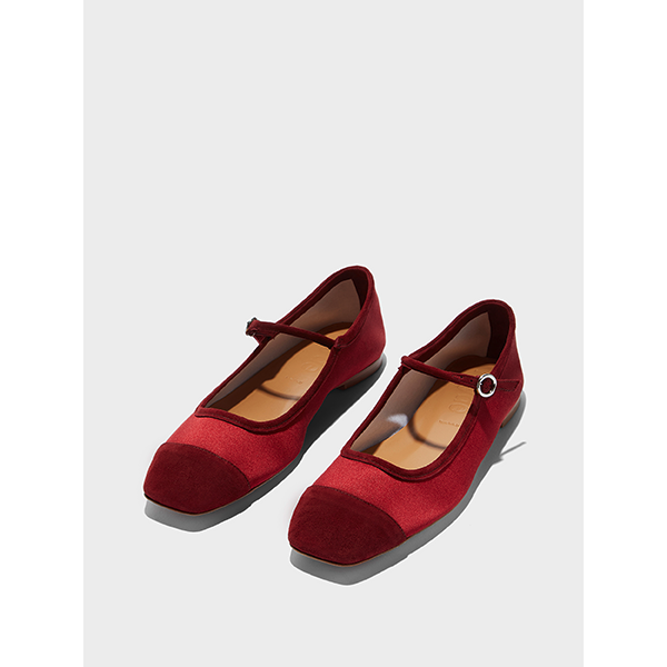 Uma Satin Blood