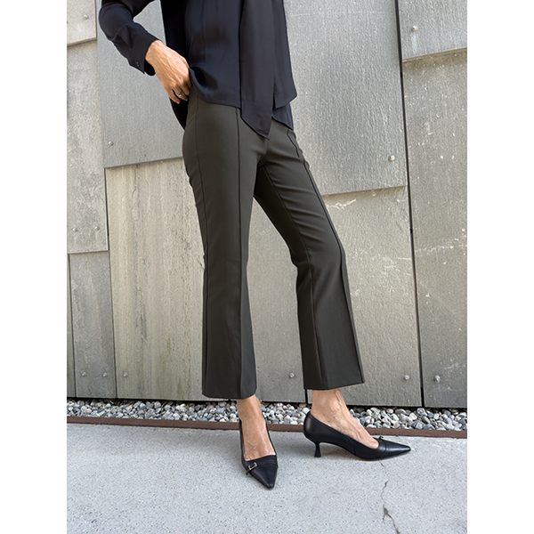 Niki Mid Rise Pintuck Crop Flare Pant Deep Forest