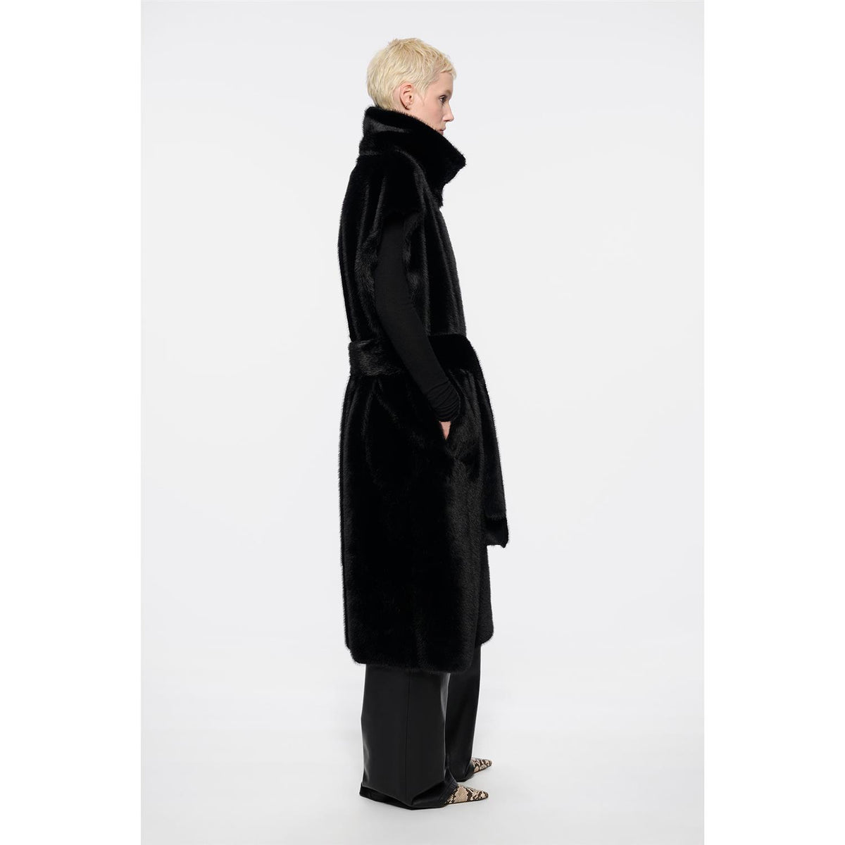 Oaklynn Vest Black