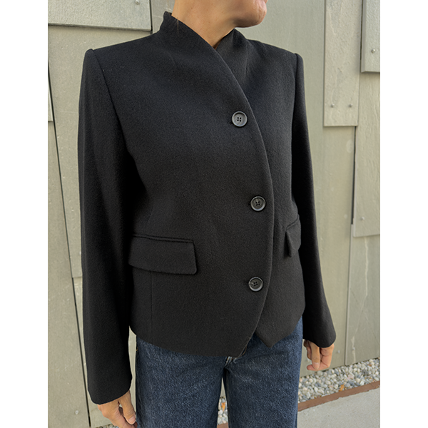 Short Curved Moon Jacket Black