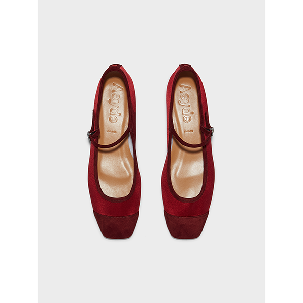 Uma Satin Blood