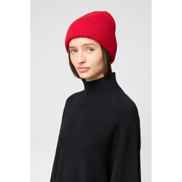 Avignon Beanie Crimson