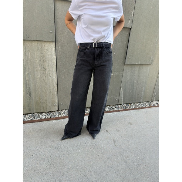 The Belted Loose Jeans Venue