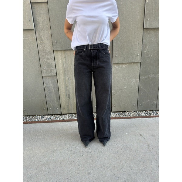 The Belted Loose Jeans Venue