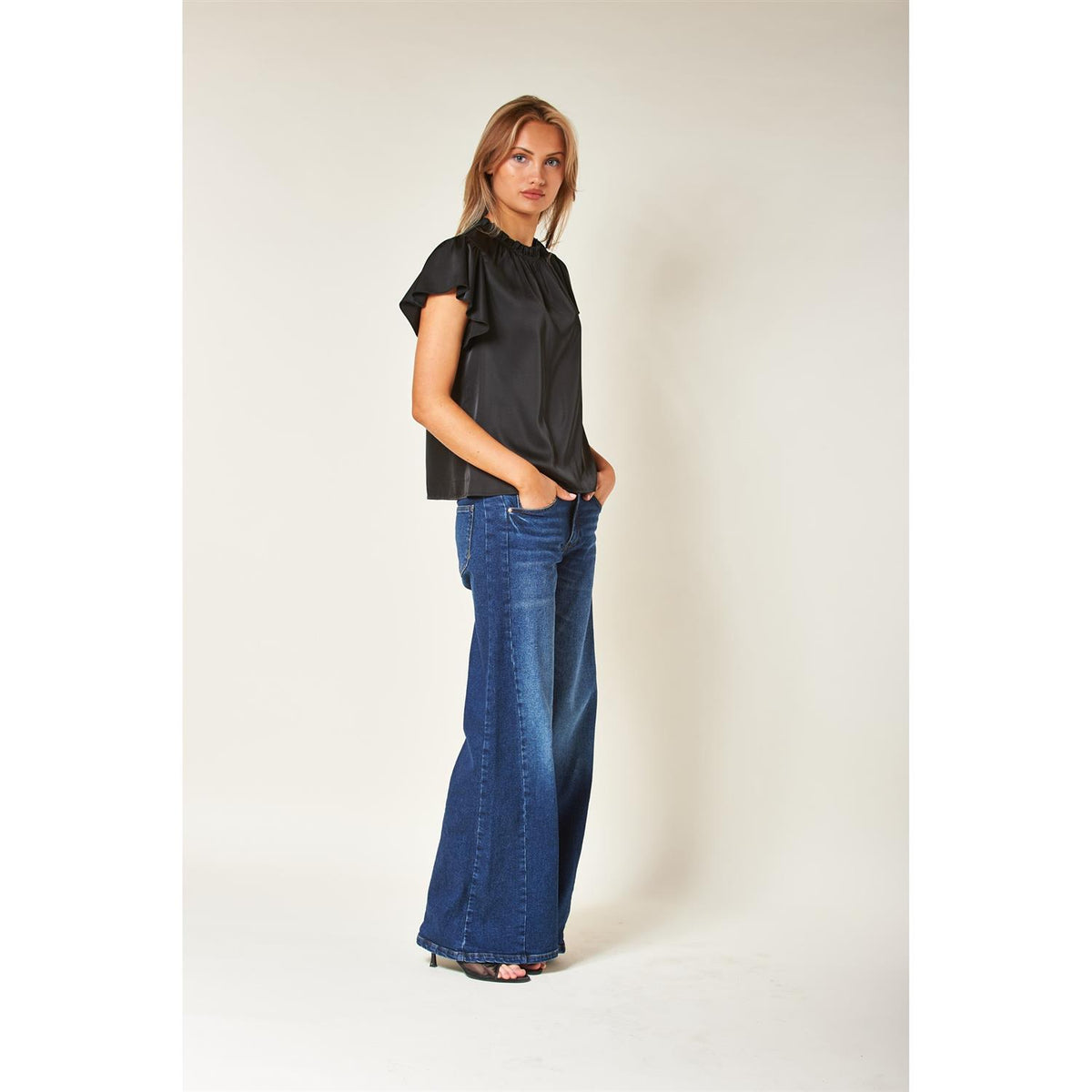 Mira Top Black