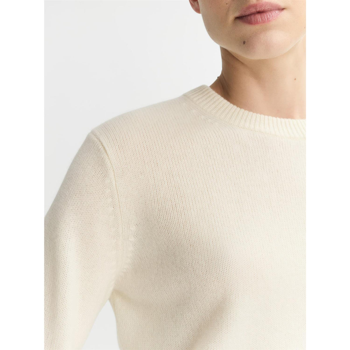 Classic Crewneck Feather White