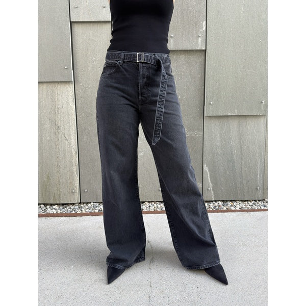 The Belted Loose Jeans Venue
