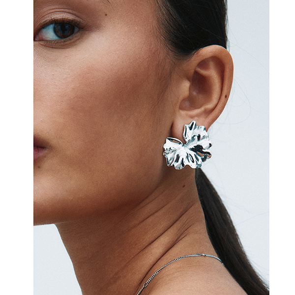 Gerana Studs L Steel